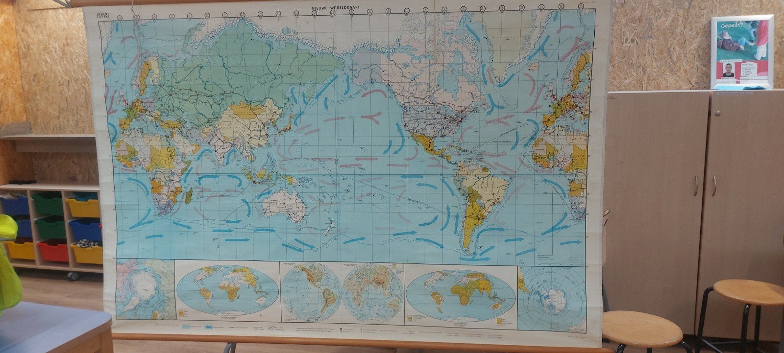 Schoolplaat "wereldkaart"

Breedte 2.23 x hoogte 1.45 mtr.
O, Ophalen of Verzenden, Aardrijkskunde