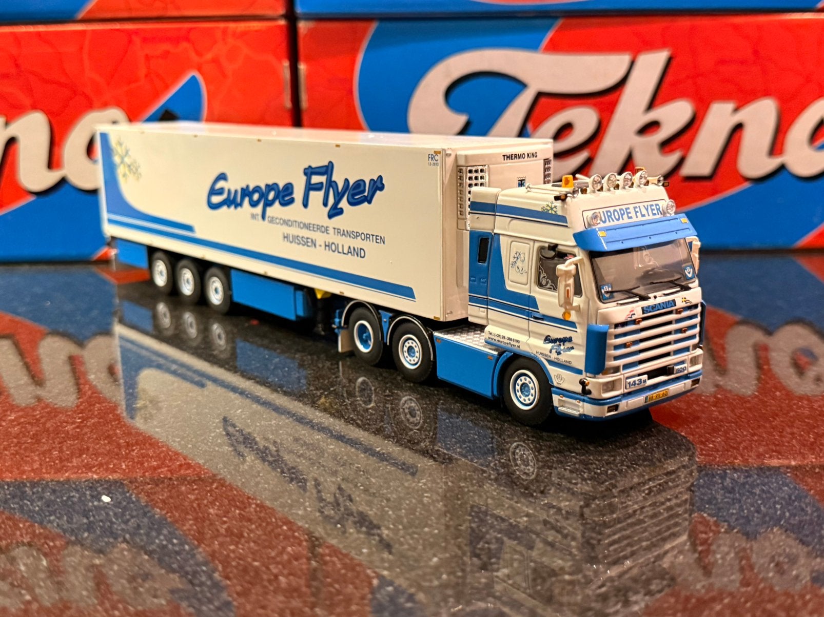 WSI - Scania 143 Streamline Europe Flyer, Verzenden, Zo goed als nieuw, Bus of Vrachtwagen, Wsi