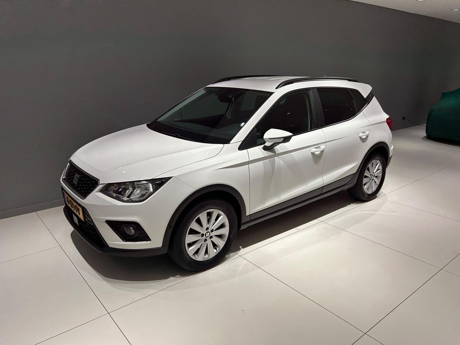 SEAT Arona 1.0 TSI 95pk Style Business Intense, Auto's, Stof, Gebruikt, 95 pk, Origineel Nederlands