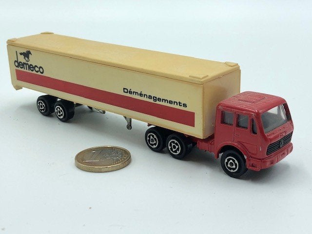 Mercedes Trekker - Oplegger "Demeco", Majorette, Ophalen of Verzenden, Gebruikt, Bus of Vrachtwagen