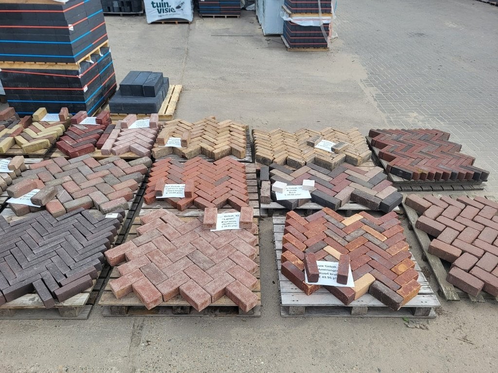 Foto 2 van Grote hoeveelheden / soorten gebruikte hard gebakken klinker