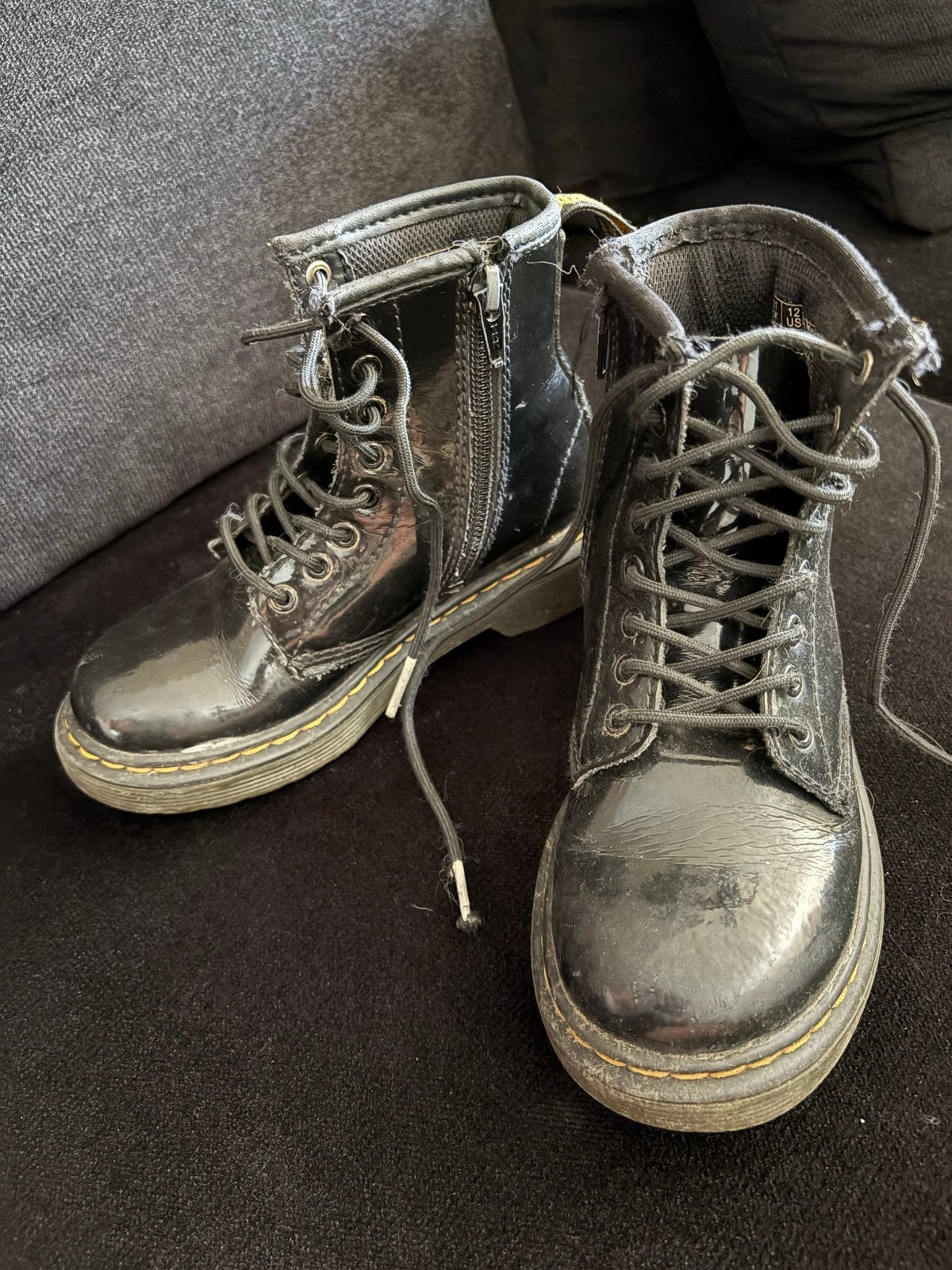 Dr. Martens lakleren laarzen maat 29, Ophalen of Verzenden, Gedragen, Zwart, Lage of Enkellaarzen