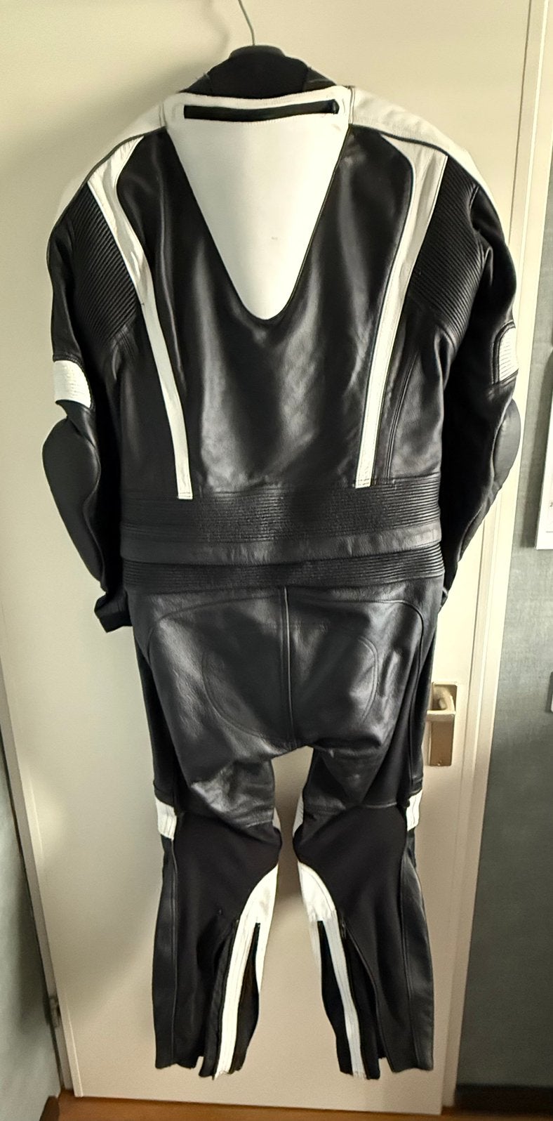 Buse zwart met wit motorpak mt54, Motoren, Kleding | Motorkleding, Ophalen, Tweedehands, Heren, Jas | leer