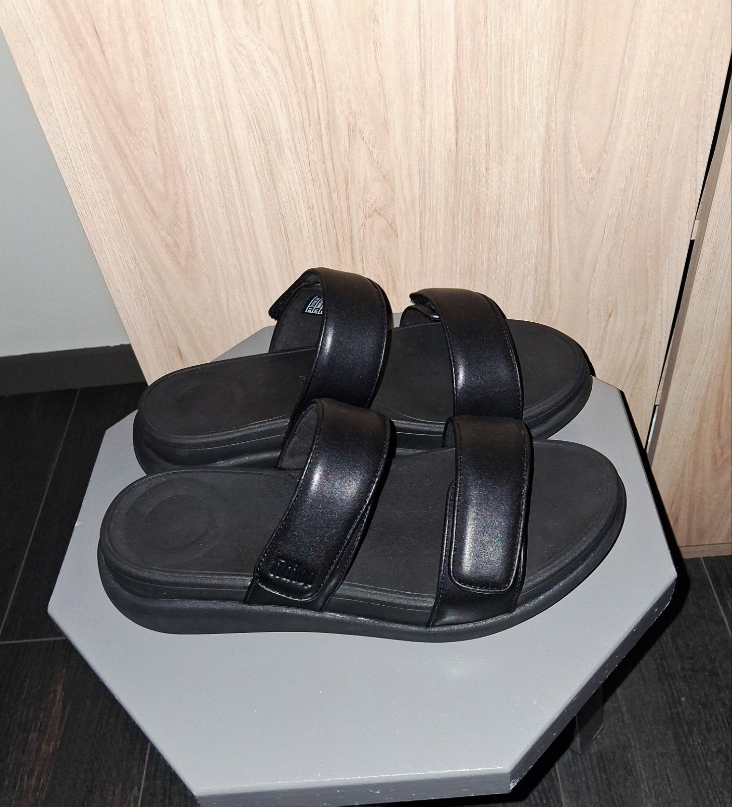 FitFlop Lulu Adjustable Slides slippers maat 38 nieuw., Slippers, Zwart, Nieuw, Ophalen of Verzenden