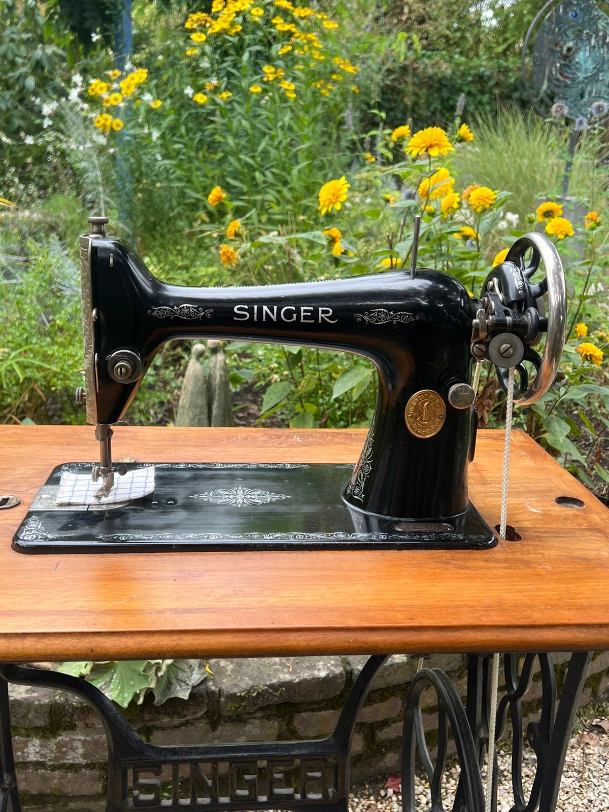 Antieke Singer Trapnaaimachine Compleet:Tafel, Originele Kap, Ophalen