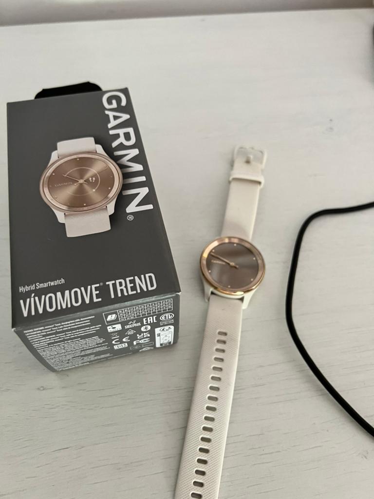 Garmin vivotrend dames sporthorloge, Sieraden, Tassen en Uiterlijk, Sporthorloges, Ophalen of Verzenden, Zo goed als nieuw, Wit