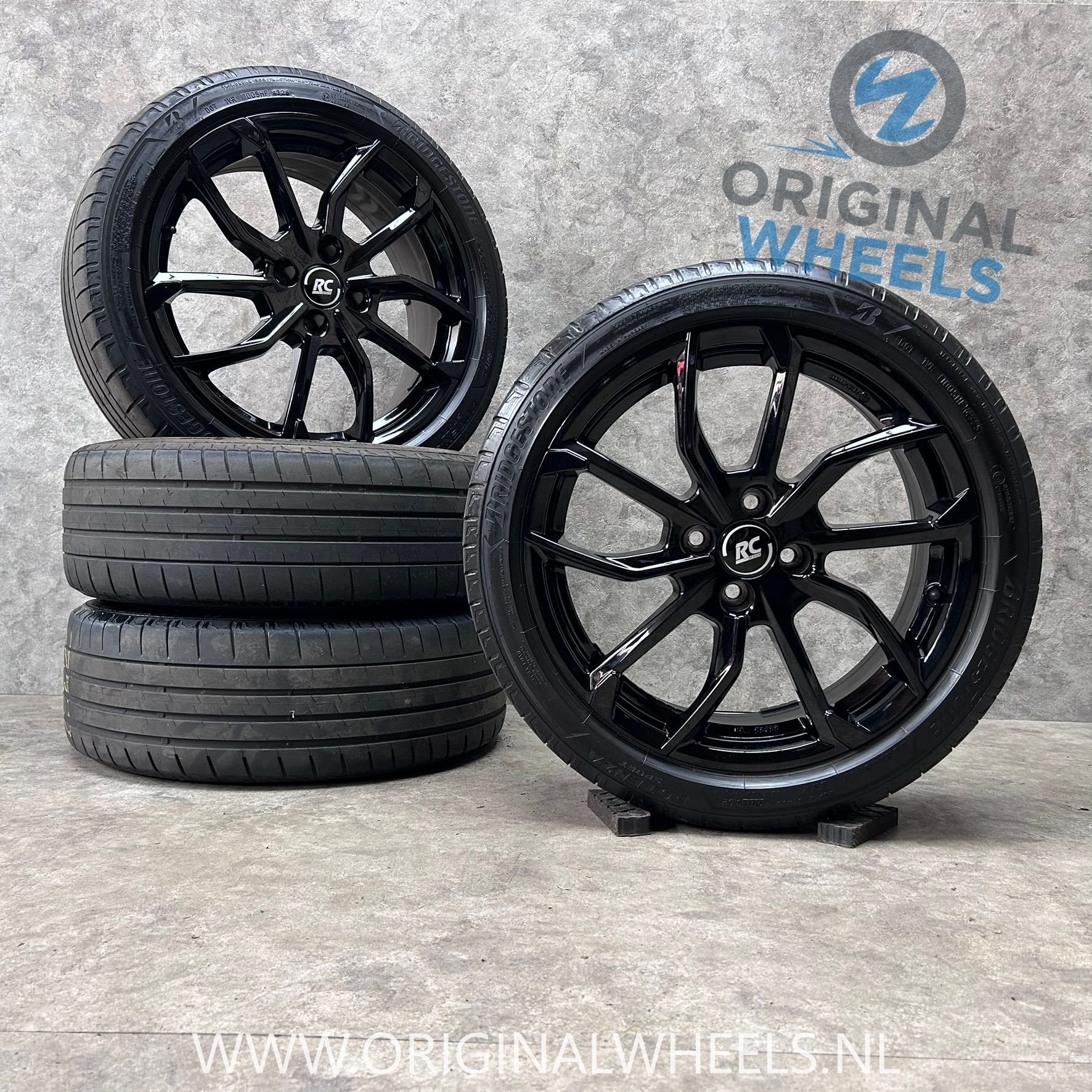 17 inch RC Desgin velgen + zomerbanden Renault Clio V