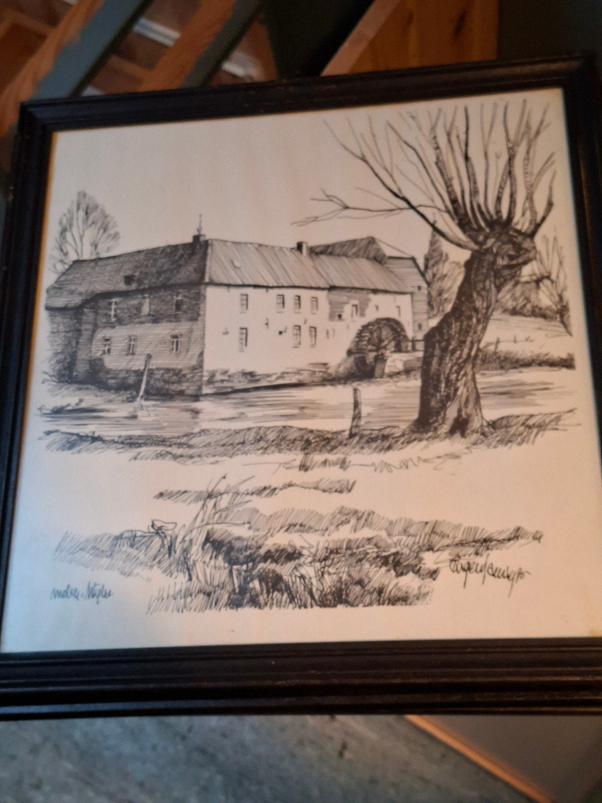 Ingelijste pentekening van watermolen met wilg, Ophalen of Verzenden, Tekening, Pentekening, Achter glas