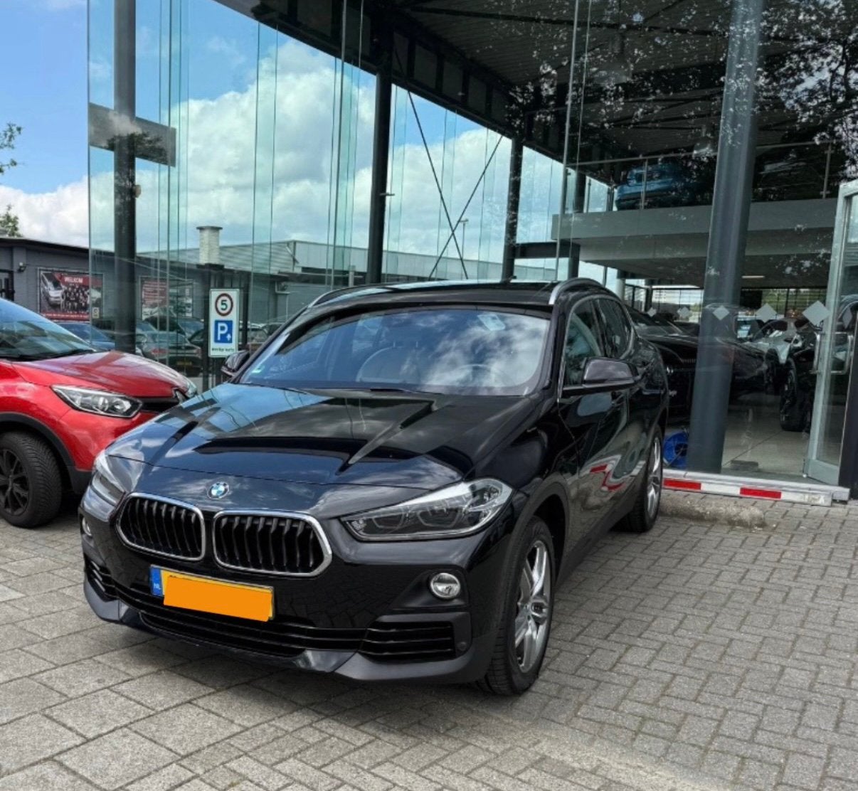 BMW X2 Sdrive20i 192pk Aut 2018 Zwart, Auto's, 1998 cc, X2, 1800 kg, 1435 kg