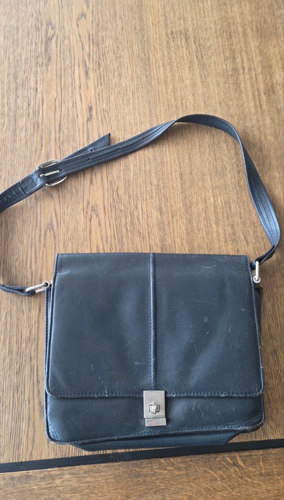 Vintage KLM tas, begin jaren '80 - Collectors item, Ophalen of Verzenden, Gebruikt, Zwart, Schoudertasje