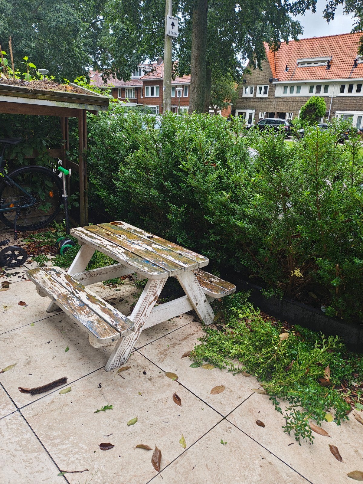 Houten kinderpicknicktafel - needs a paint, Ophalen of Verzenden, Gebruikt, Hout, Kinderpicknicktafel