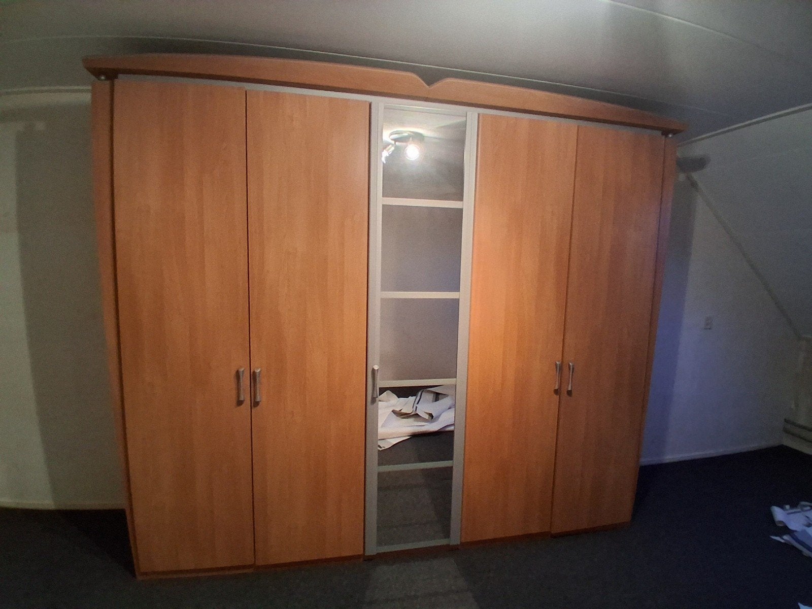 Grote nette kledingkast met spiegel, Ophalen, Gebruikt, 200 cm of meer, Met plank(en)