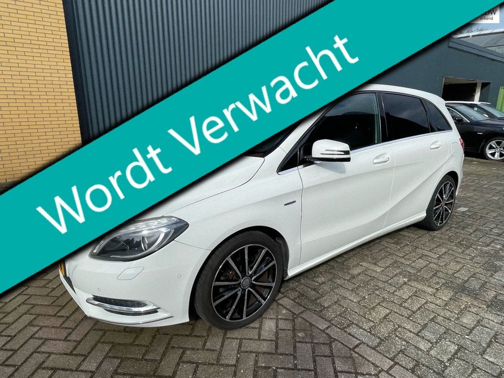 Mercedes-Benz B-klasse 180 Ambition Clima Schuifdak Navi Xen, Voorwielaandrijving, Euro 5, Gebruikt, 4 cilinders