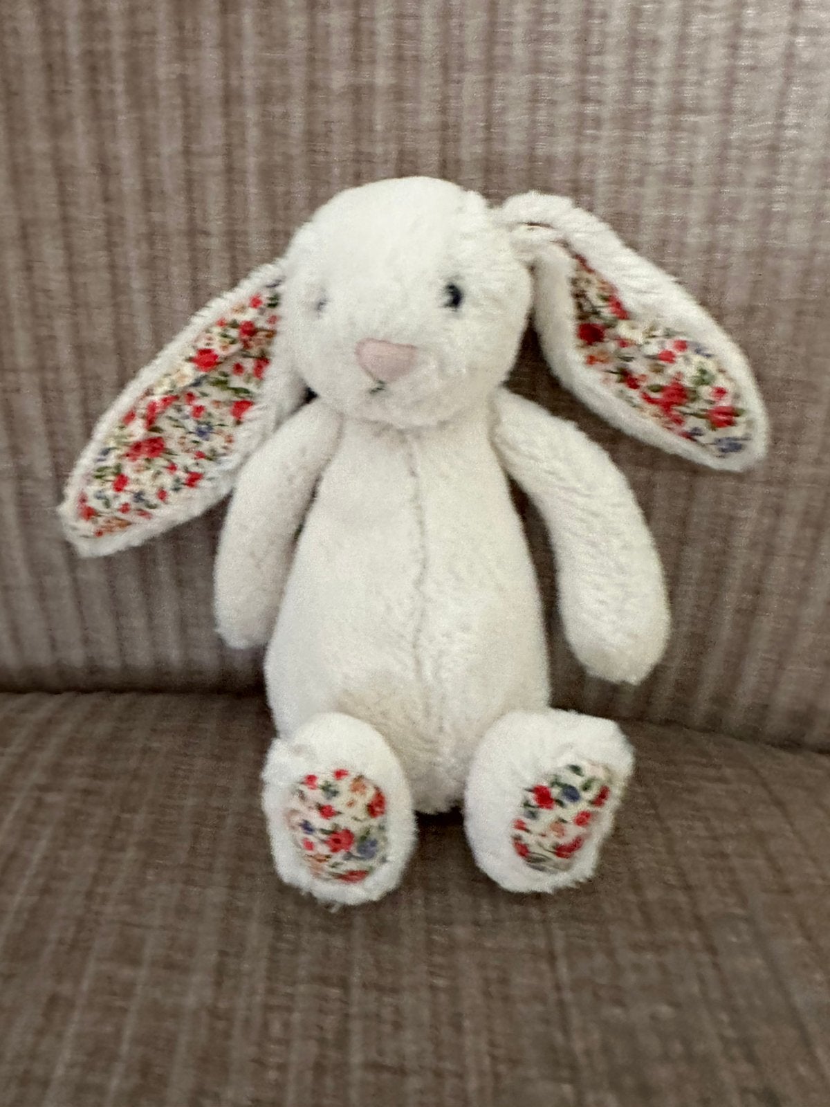 Jellycat Bashful Blossom Bunny Cream - 18cm (S), Jellycat, Konijn, Ophalen of Verzenden, Zo goed als nieuw