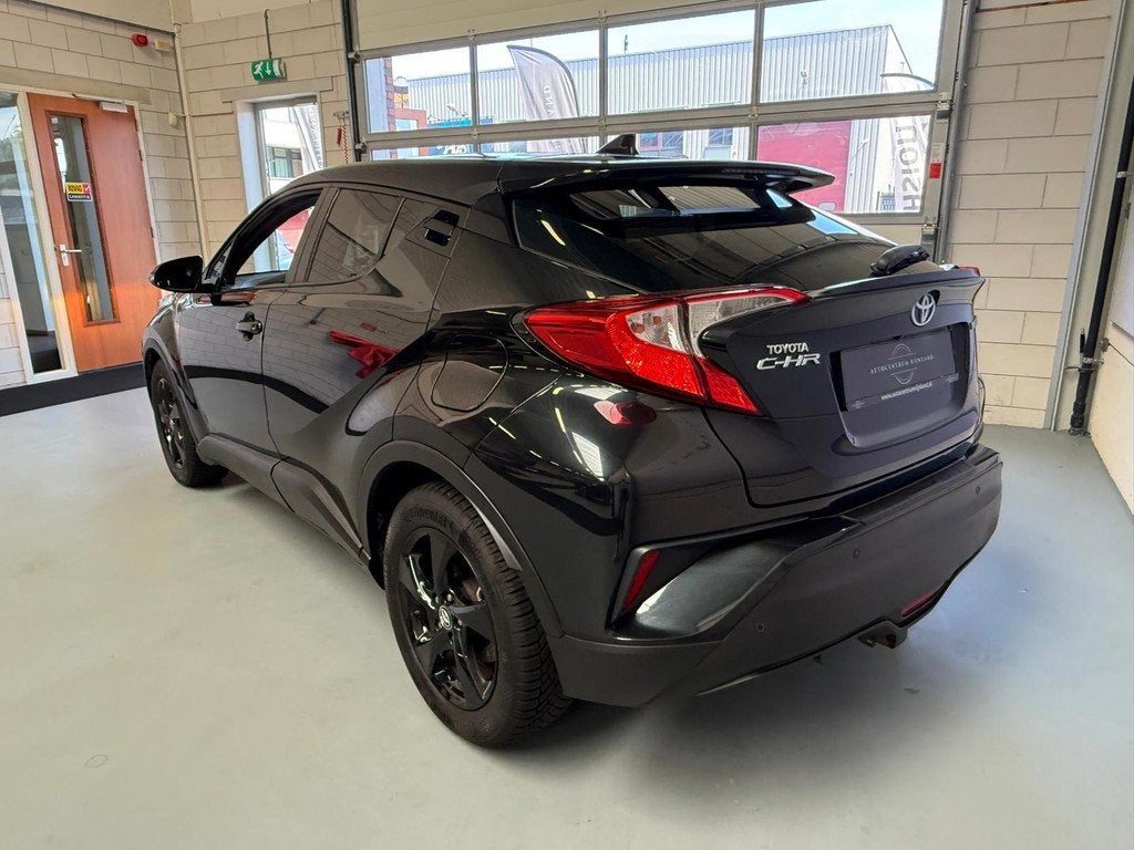 Toyota C-HR 1.8 Hybrid Black edition automaat, Camera, trekh, Auto's, Stof, 4 cilinders, Zwart, 98 pk