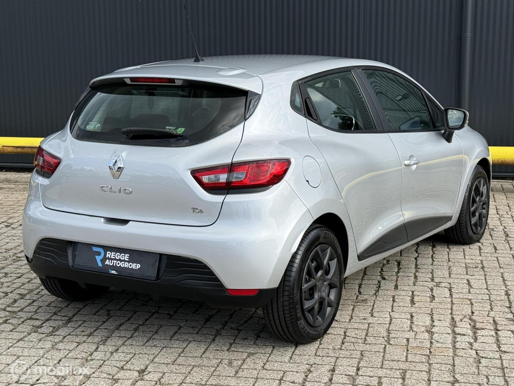 Renault Clio 0.9 TCe Authentique AIRCO | CRUISE | APK, Auto's, Voorwielaandrijving, 540 kg, Origineel Nederlands, 90 pk