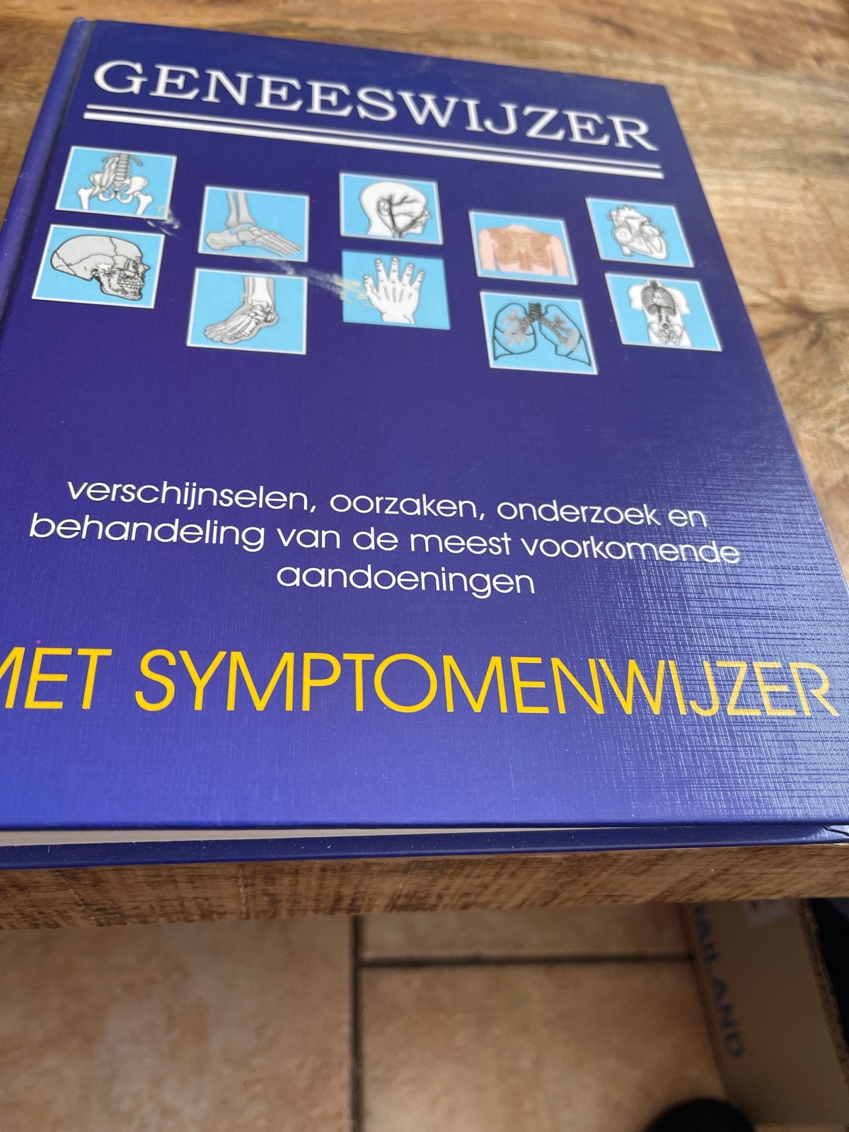 Geneeswijzer: Symptomenwijzer en Behandelingen, Boeken, Ophalen of Verzenden, Zo goed als nieuw, Gezondheid en Conditie