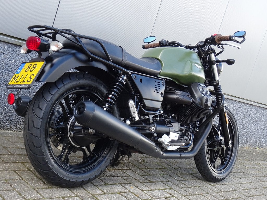 Moto Guzzi V7 STONE II (bj 2018), 744 cc, Bedrijf, Naked bike