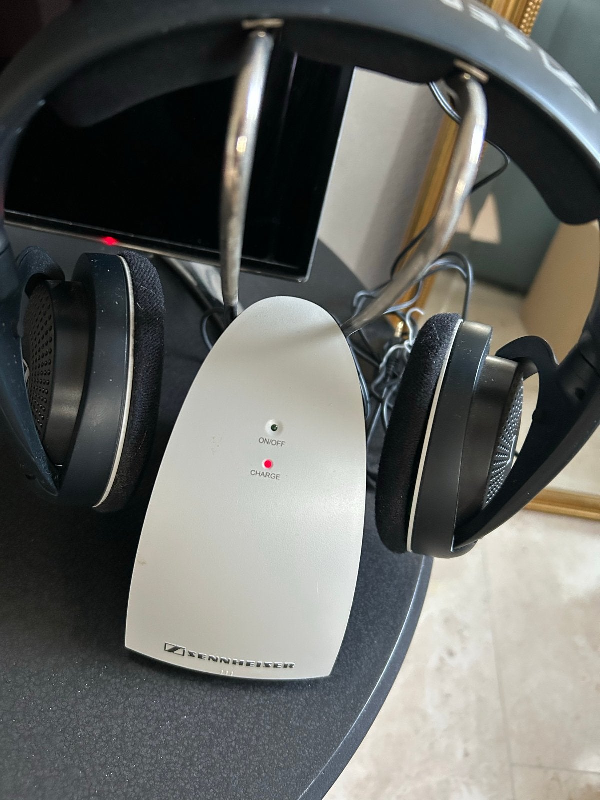 Sennheiser RS 120 II Draadloze Hoofdtelefoon met Oplaadstati, Gebruikt, Sennheiser, Ophalen of Verzenden, Over-ear