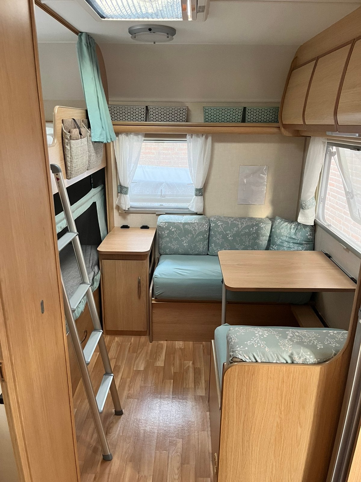 Coachman Wanderer Lux 570/6 | stapelbed + douche, Overige merken, Standaardzit, Dwarsbed, Particulier