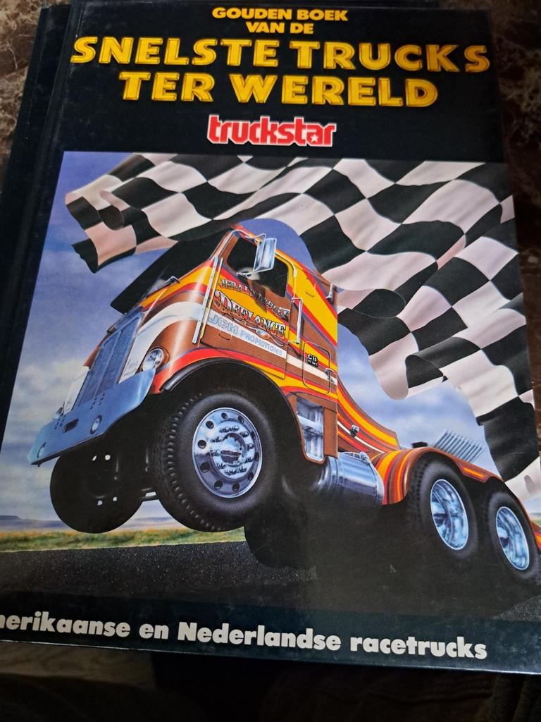 Gouden Boek: Snelste Trucks ter Wereld, Ophalen of Verzenden, Gelezen, Autotechniek, Onbekend