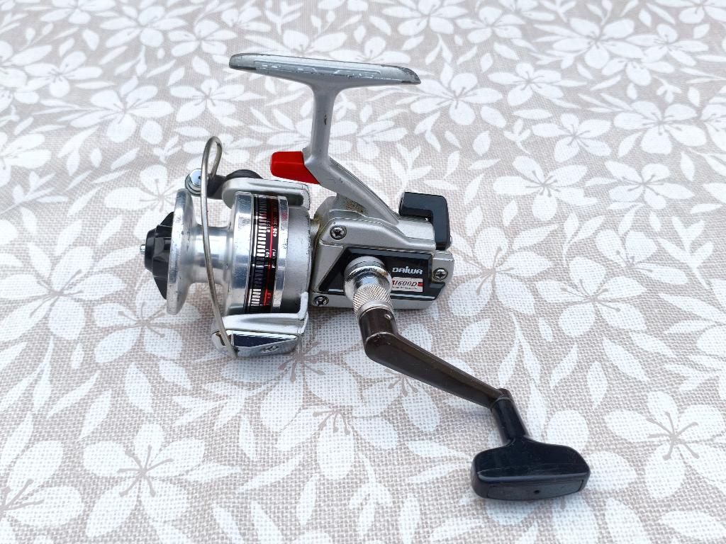 Daiwa 1600D (1600 D) Molen Silver Serie # vintage # NR-2, Watersport en Boten, Ophalen of Verzenden, Gebruikt, Molen