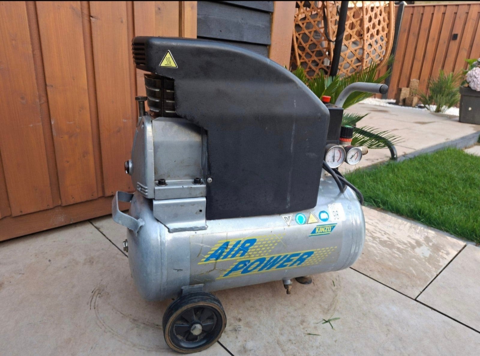 nette compressor 8 Bar., Minder dan 25 liter, Ophalen, Zo goed als nieuw, Minder dan 200 liter/min