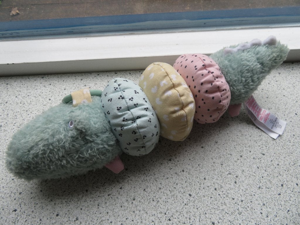 Krokodil van Primark Baby meet ca 40 cm met trilmachanisme, Met label, Overige typen, Ophalen of Verzenden, Zo goed als nieuw