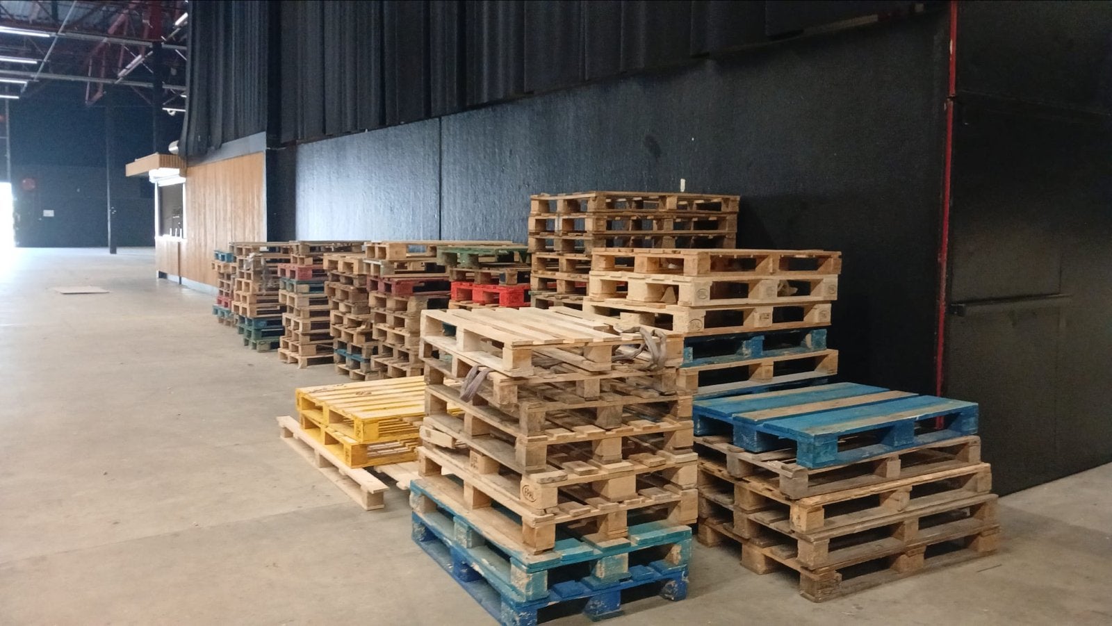Diverse partij gebruikte pallets, Ophalen