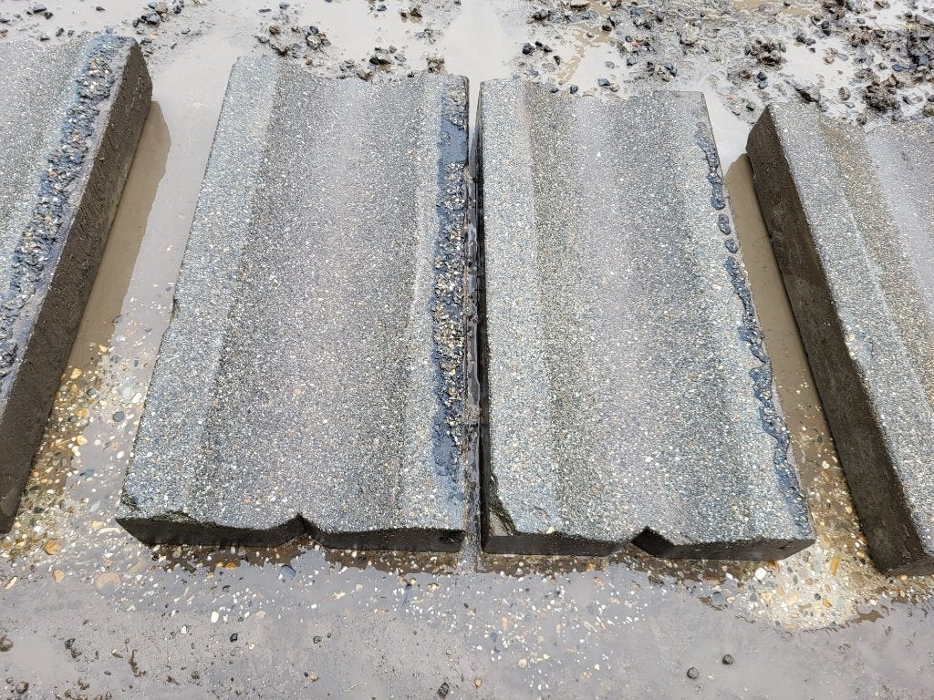 17 stuks Gebruikte molgoten 100x50x12cm, Ophalen, Gebruikt, Biels, Beton