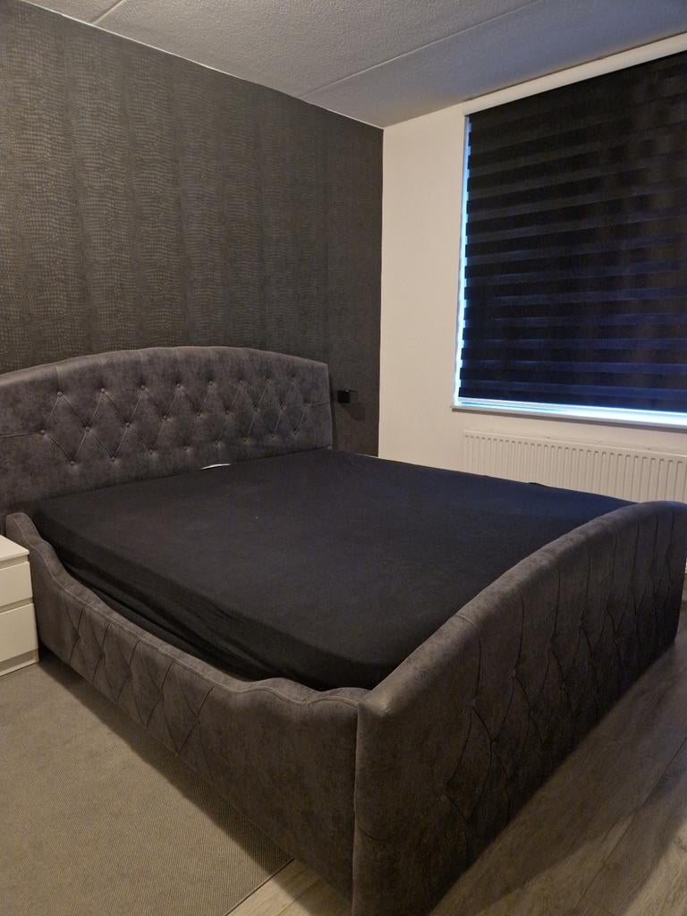 Tweepersoonsbed 180x200cm  met opbergruimte  Grijs leer, Ophalen, Gebruikt, Tweepersoons, 180 cm