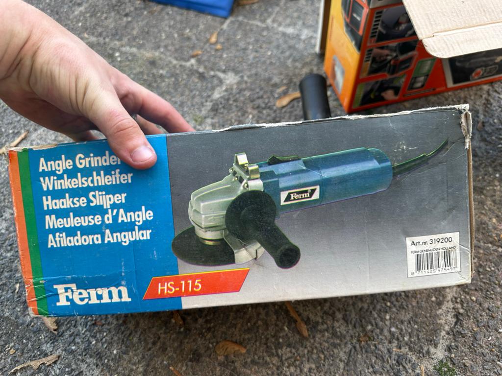 Ferm HS-115 Haakse Slijper - Nieuw in doos, Ophalen of Verzenden, Nieuw, Minder dan 700 watt, Haakse handslijpmachine