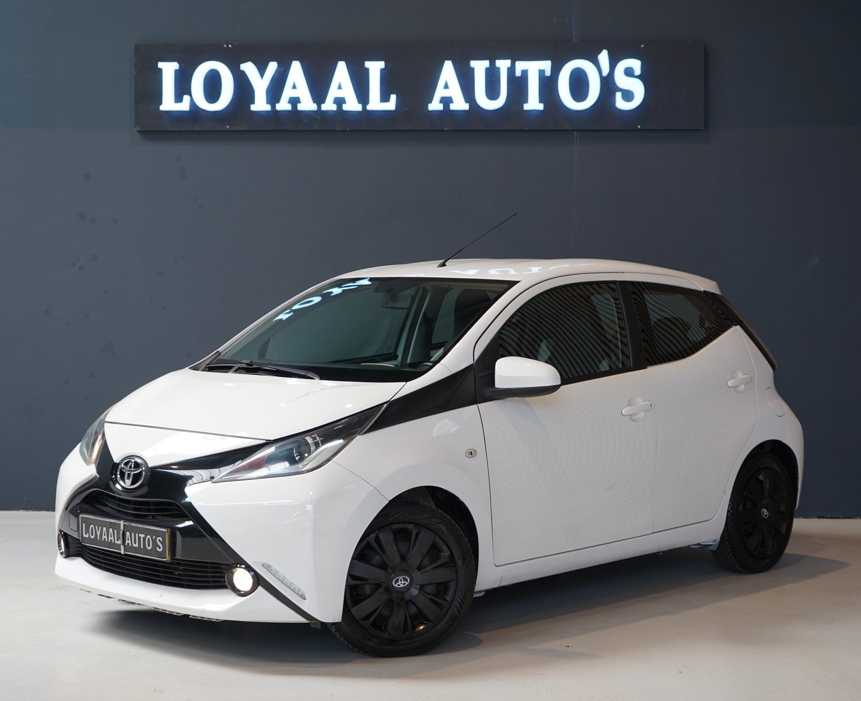 Toyota Aygo 1.0 VVT-i x-cite | AIRCO | ELEK.RAMEN | APK |, Voorwielaandrijving, Euro 5, Gebruikt, 4 stoelen