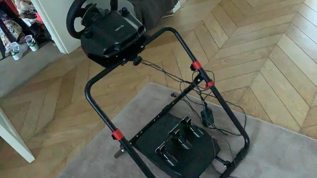 Logitech G29 Racestuur met Pedalen en Wheel Stand Pro, Racestuur, Force feedback, Zo goed als nieuw, Logitech