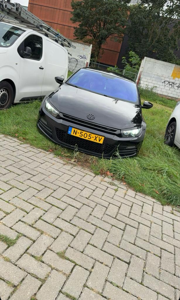 Volkswagen Scirocco 2009 Zwart, Auto's, 13 km/l, 1984 cc, 4 stoelen, Zwart