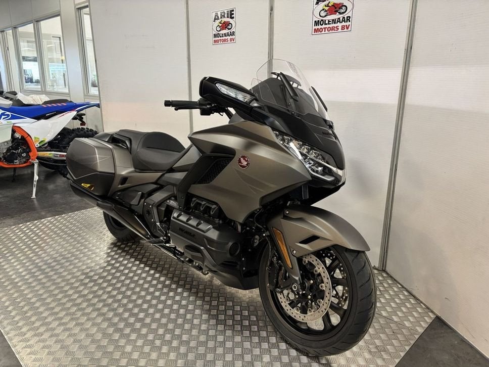 Honda GL1800 Gold Wing Bagger DCT (bj 2026), Motoren, HONDA, Bedrijf, Onbekend, Toermotor