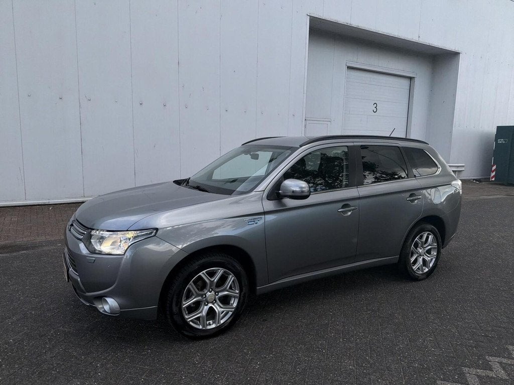 Mitsubishi Outlander 2.0 PHEV Executive, Auto's, Mitsubishi, 4 cilinders, Origineel Nederlands, Bedrijf, Vierwielaandrijving