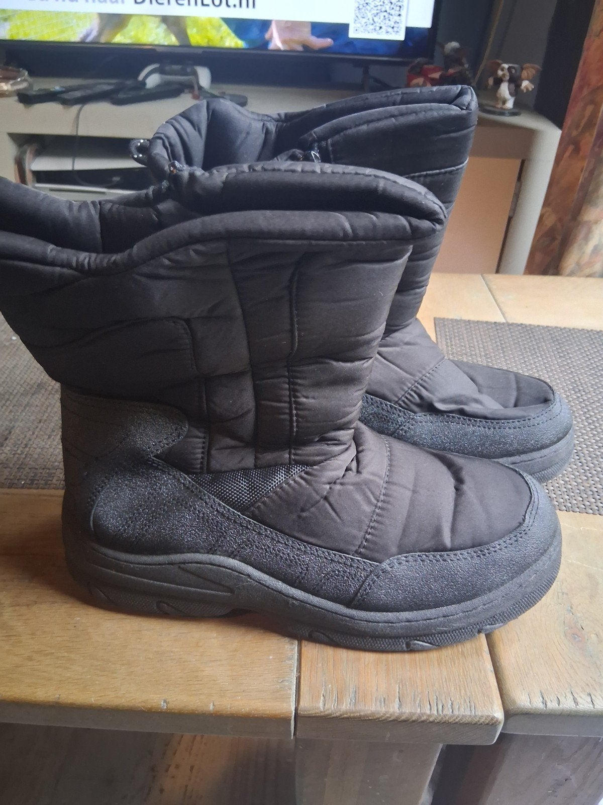 mooie warma snowboot maat 42, Kleding | Heren, Ophalen of Verzenden, Zo goed als nieuw, Zwart, Boots
