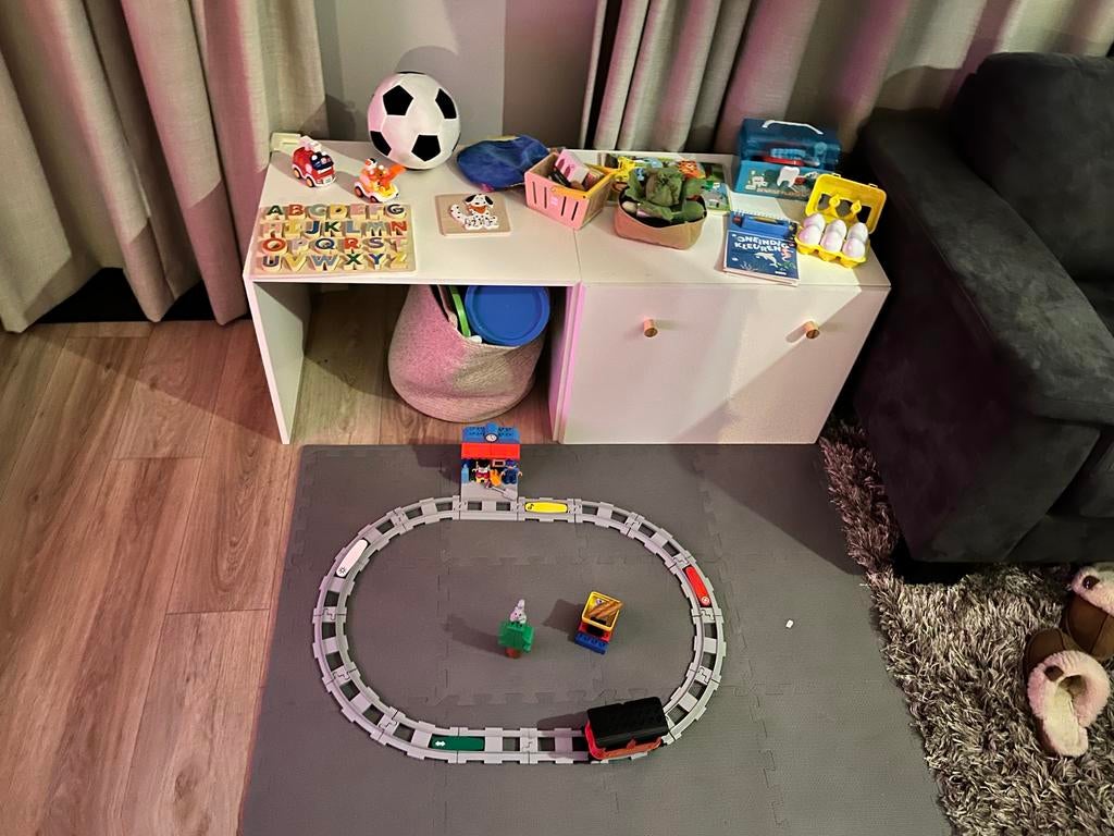 Speelkast Petit Amelie - beschadigd, klein prijsje, Ophalen, Gebruikt, Overige merken
