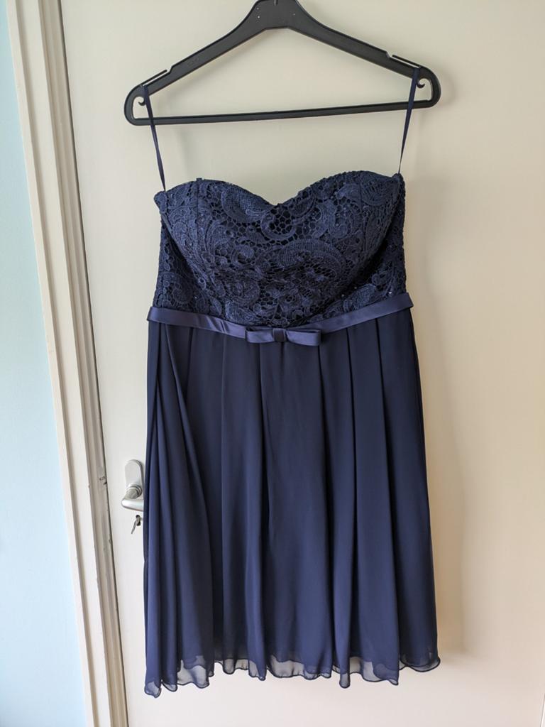 Strapless blauwe jurk met kant, maat 36-38, Blauw, Ophalen of Verzenden, Zo goed als nieuw, Knielengte