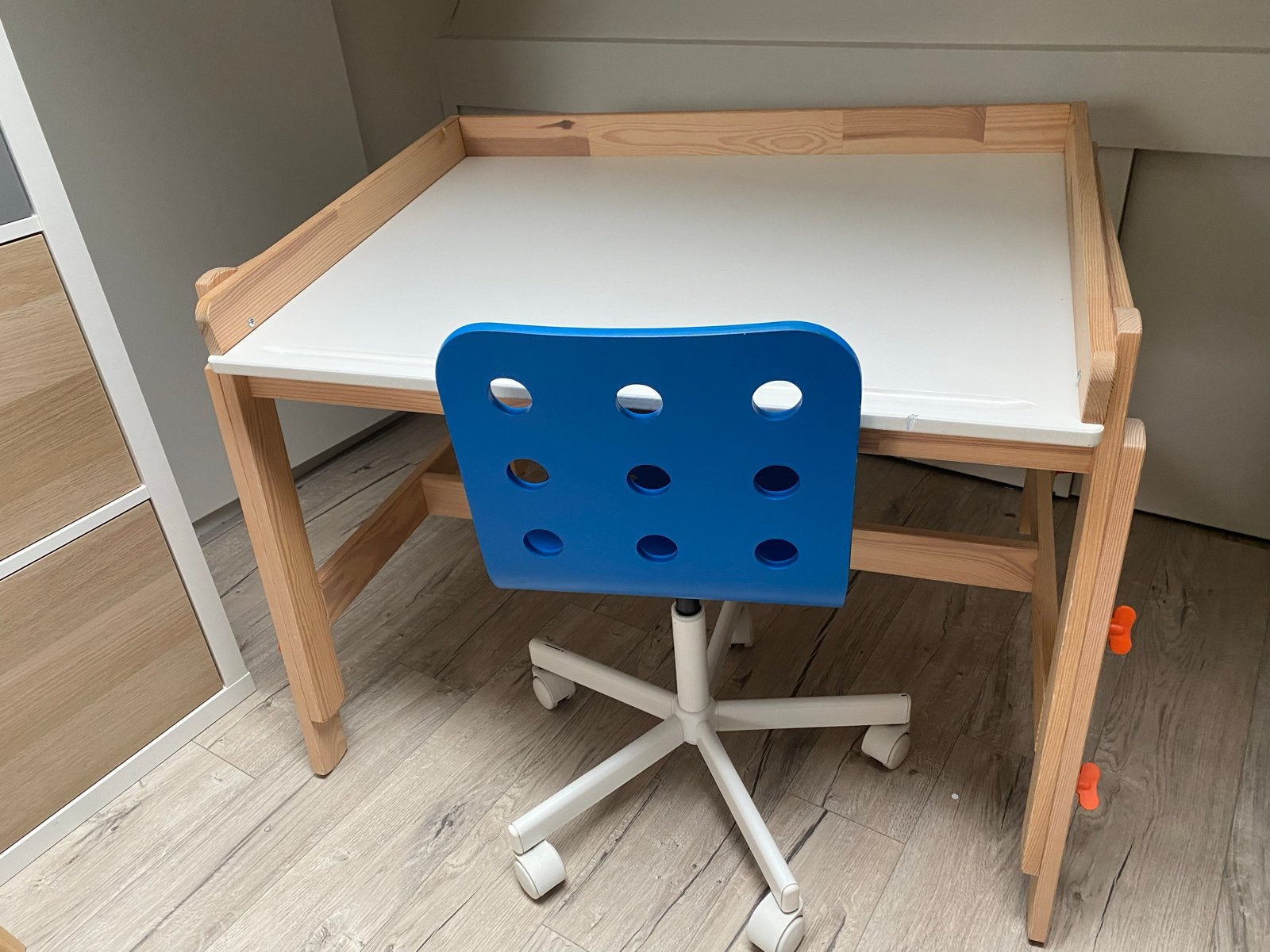IKEA Flisat kinderbureau met opbergers en stoel, Ophalen, Gebruikt, Tafel(s) en Stoel(en)