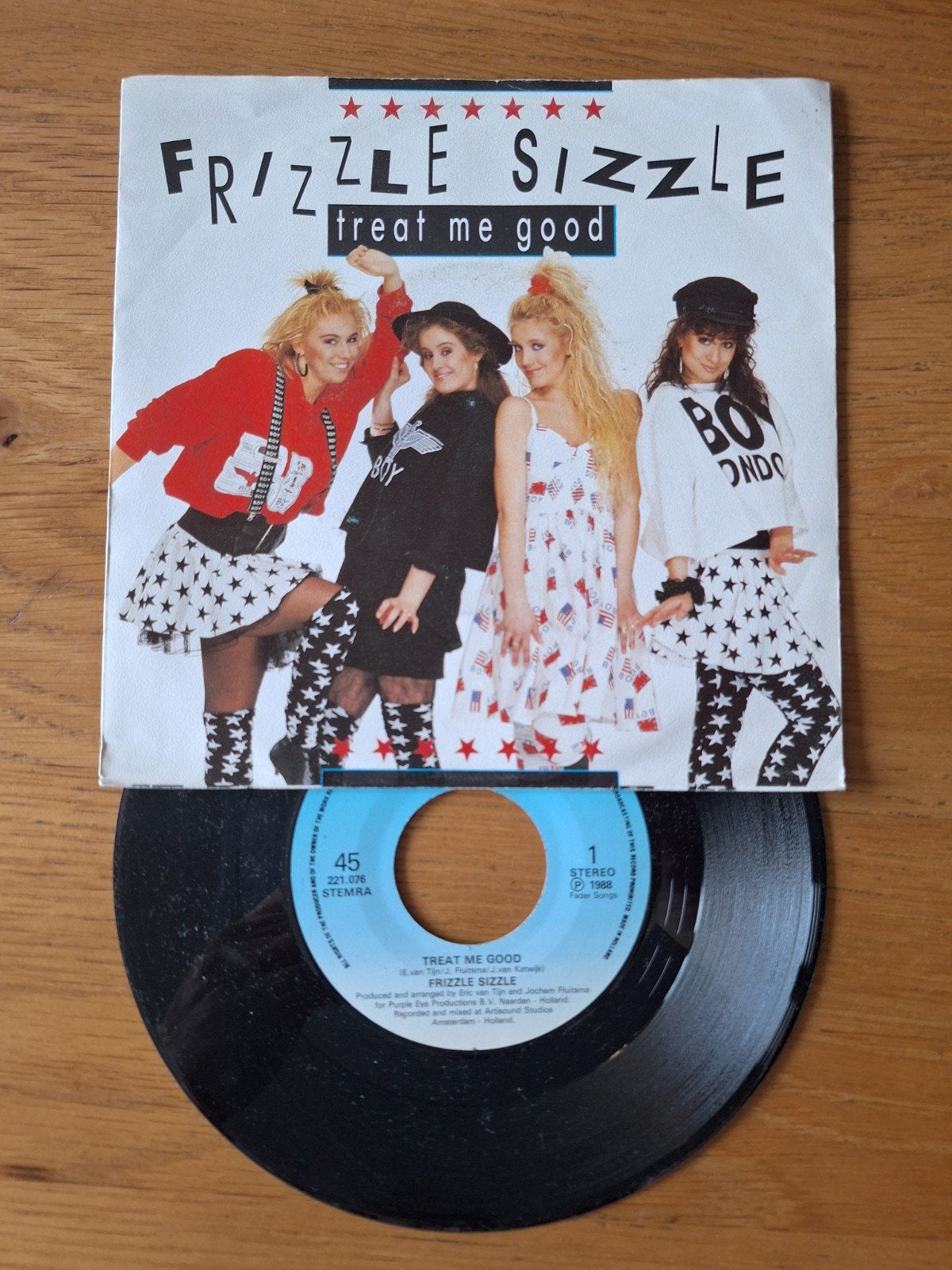 Frizzle Sizzle - Treat Me Good (Vinyl Single 1988), Cd's en Dvd's, Vinyl Singles, EP, Ophalen of Verzenden, Gebruikt, 7 inch