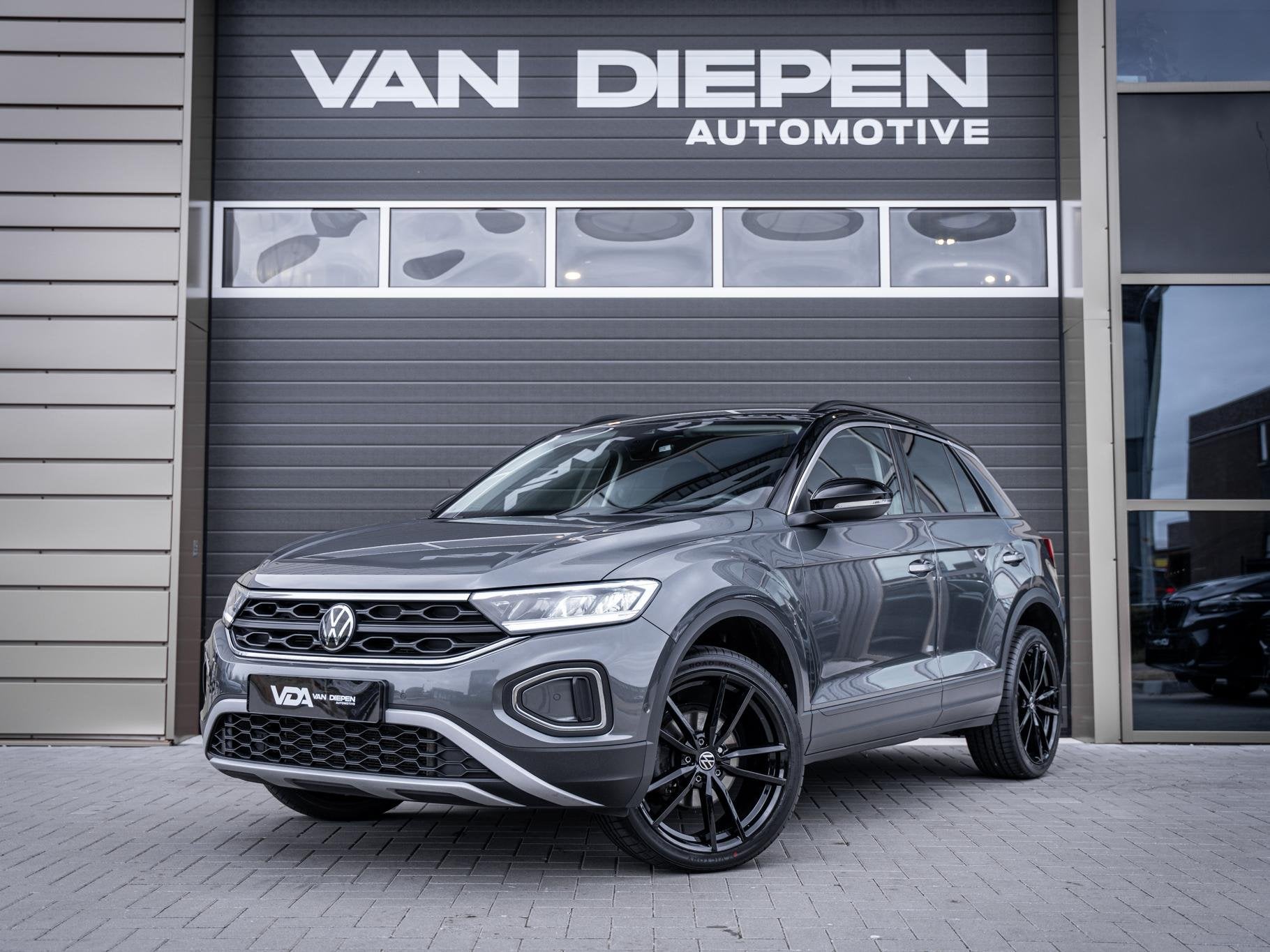 Volkswagen T-Roc 1.5 TSI Life - ACC l Apple Cplay l Camera l, Auto's, 4 cilinders, 150 pk, 4 stoelen, Bedrijf