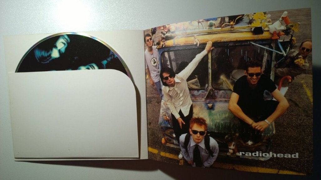 Radiohead - Fully Illustrated Book & Interview Disc, Ophalen of Verzenden, Zo goed als nieuw, Poprock