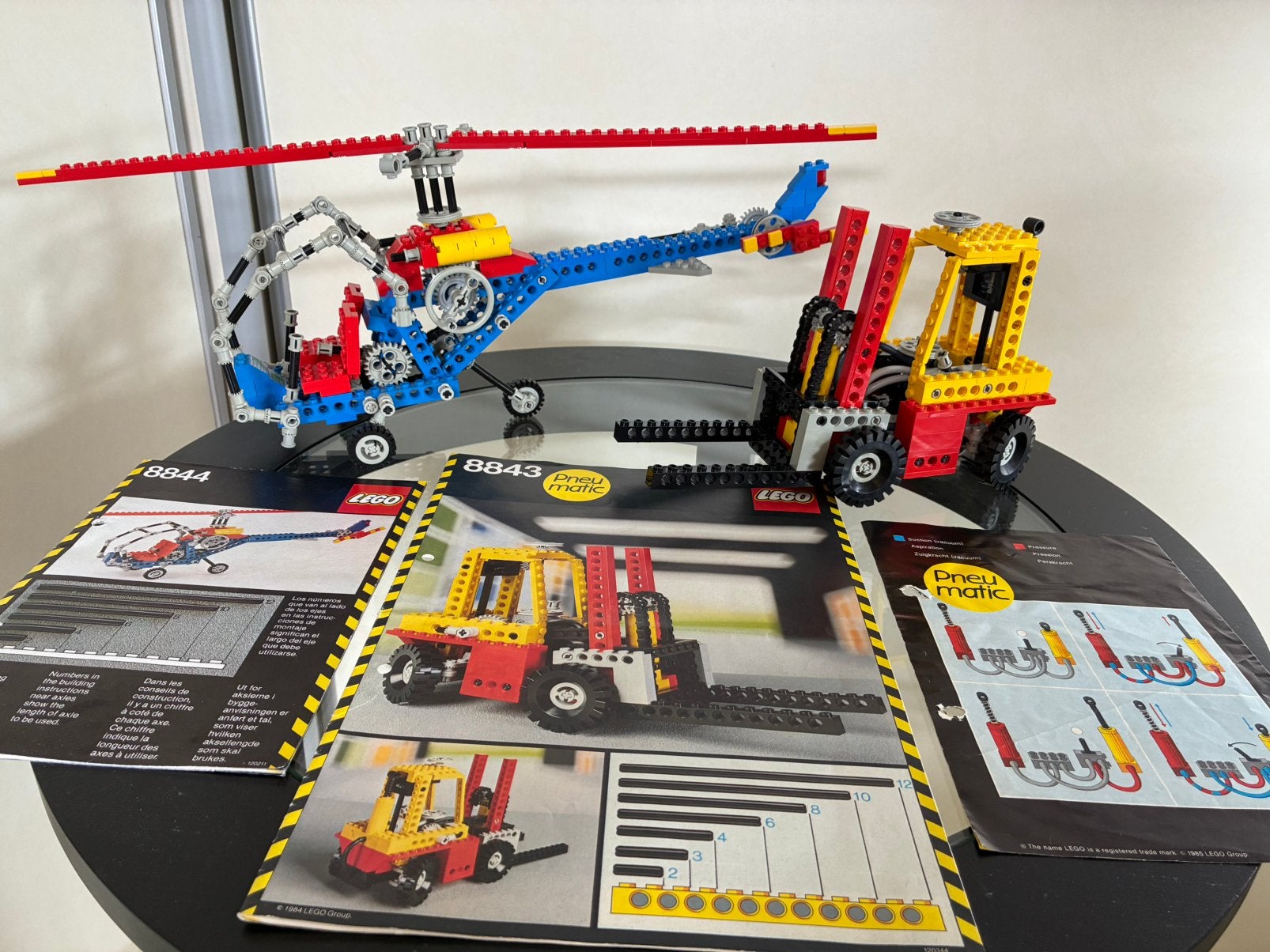 Lego partij Technic 8843 Forklift +8844 Helicopter jaren 80, Ophalen of Verzenden, Zo goed als nieuw