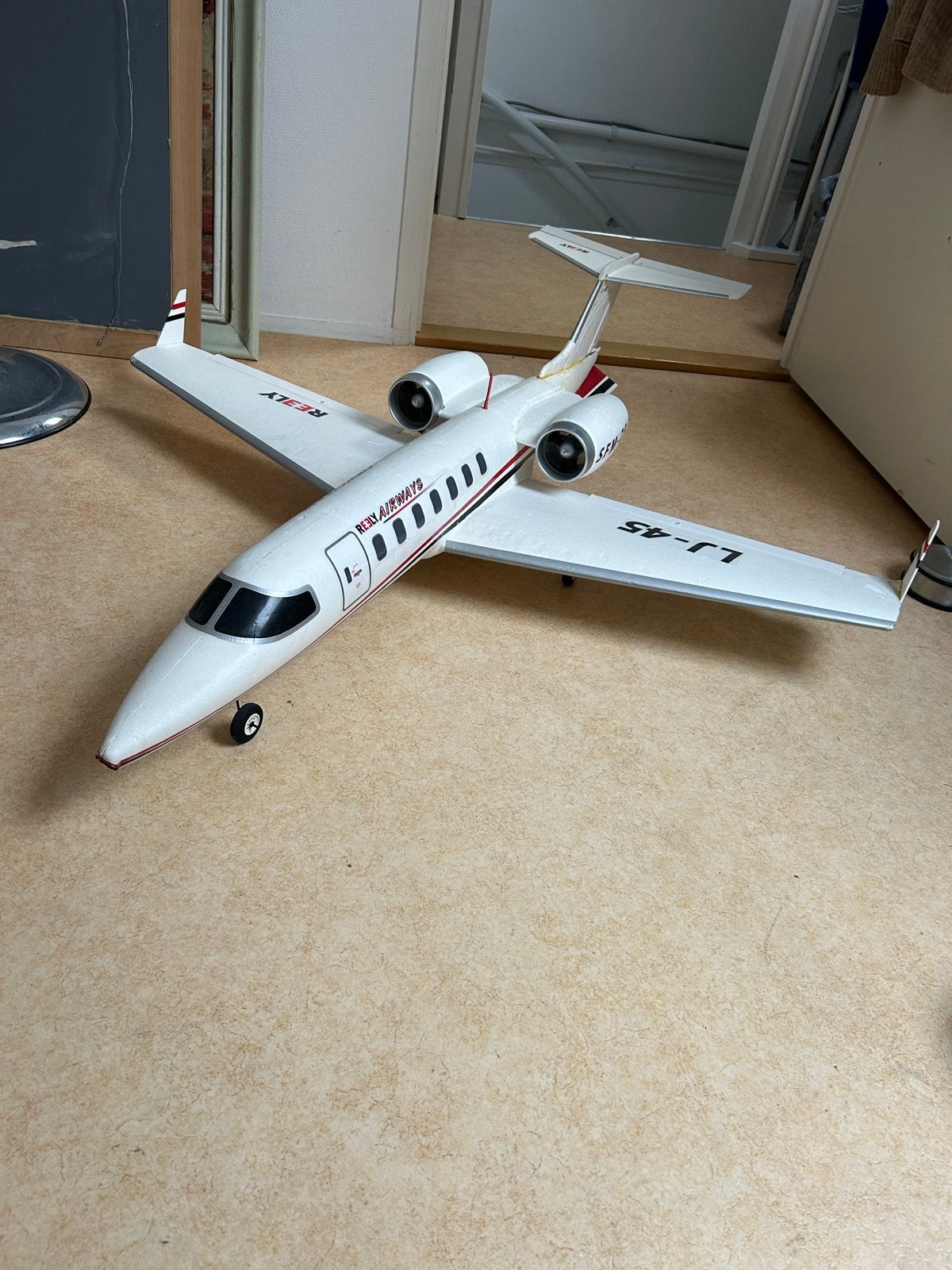 Electro RC Vliegtuig Learjet LJ-45 - Dubbele motor, RTF, Ophalen, Zo goed als nieuw, Elektro, RTF (Ready to Fly)