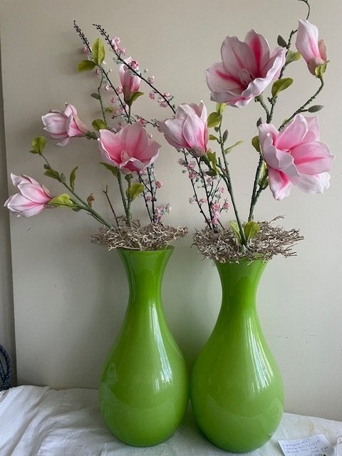 2 Mooie Hoge Lime Groene Vazen, Ophalen, Minder dan 50 cm, Groen, Glas