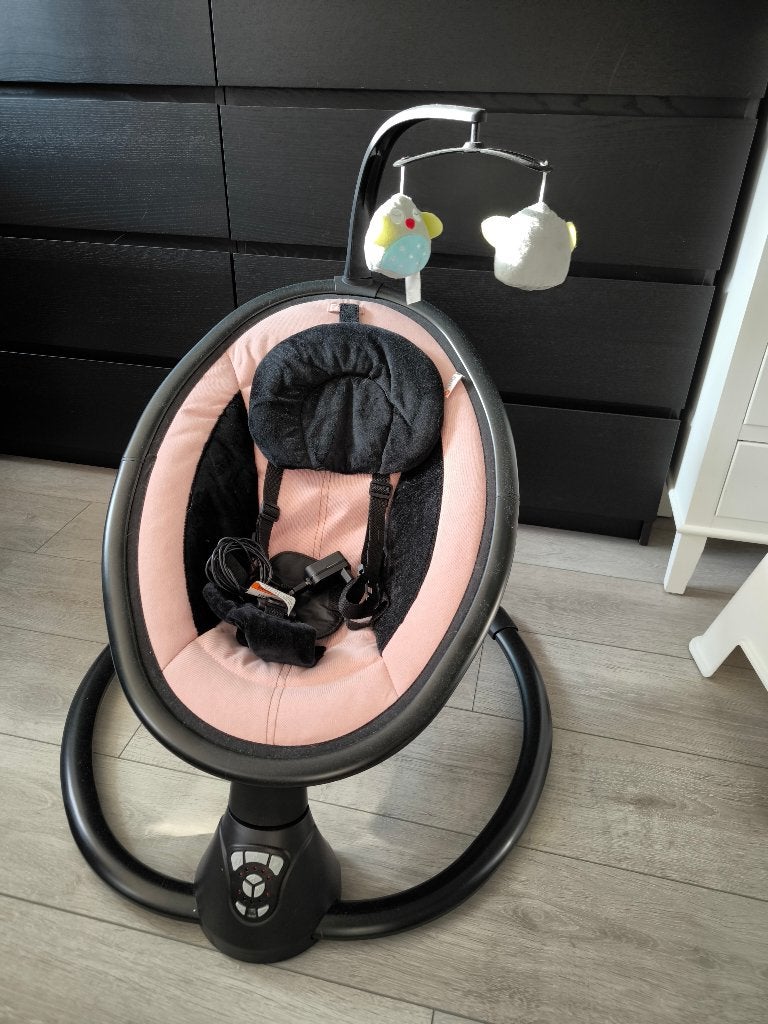 Qute Q-Rocker elektrische babyschommelstoel, Ophalen, Zo goed als nieuw, Schommelstoel, Met gordel(s) of riempje(s)