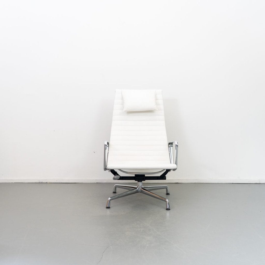 Vitra Eames EA 124 Fauteuil Wit Leer - Chroom, Niet ingevuld, Zo goed als nieuw, Niet ingevuld, Niet ingevuld