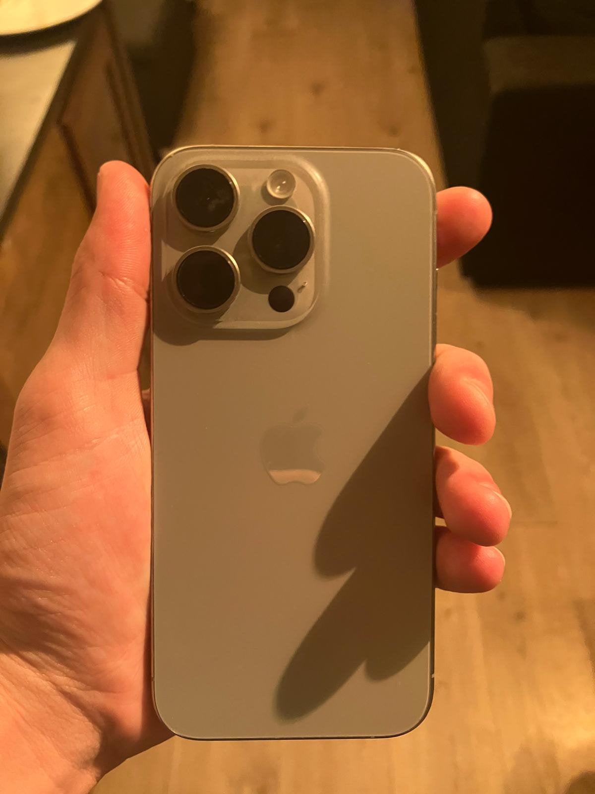 iPhone 15 Pro – Titanium – 128GB – Zeer nette staat met doos, Telecommunicatie, Mobiele telefoons | Apple iPhone, 128 GB, 88 %